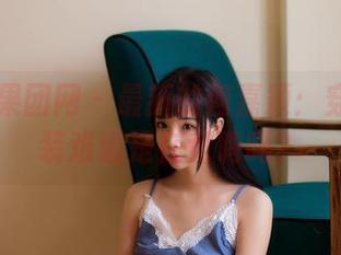 GIRLT果团网 – 最新的何嘉颖：穿着职业装难道是在竞聘吗？