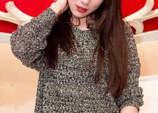 GIRLT果团网 – 周妍希的职业装原图：下班后谁能拒绝这种撩？