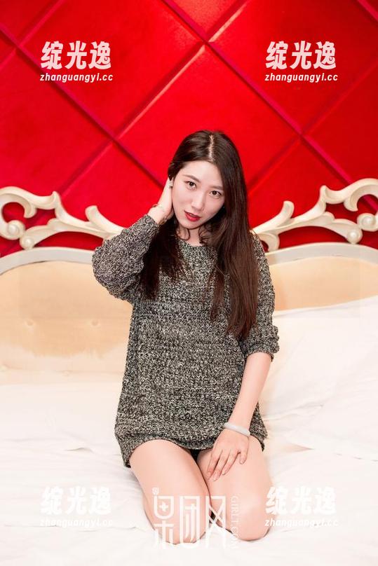 GIRLT果团网 - 周妍希的职业装原图：下班后谁能拒绝这种撩？