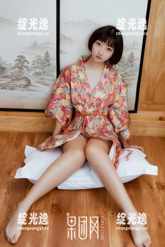 GIRLT果团网 - 下载龚玥菲的水手服，飞船与海浪间，隐秘的冒险在等着你。