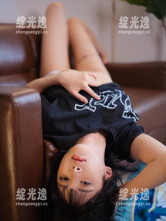 白色的无限可能：Hyoyeon(김효연)的高清作品每一帧都让人想赞叹！