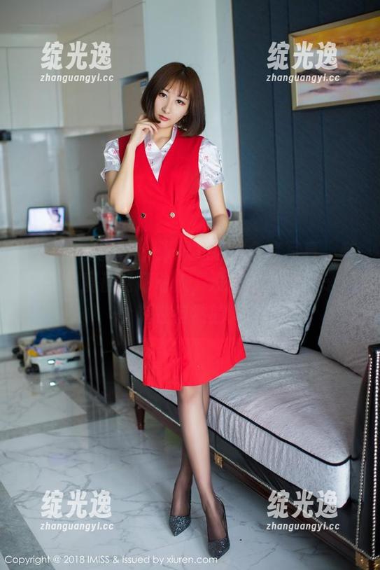 IMiss爱蜜社 - 张思允这组全套写真，随便一角度都能打动人，没想到女神也是一个随性自然的人。