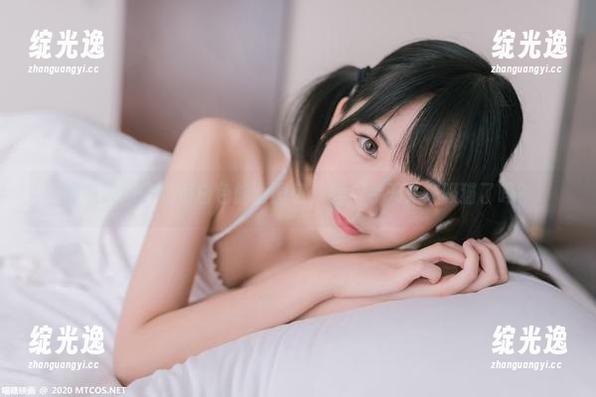 喵糖映画的私房白色修女图包，唔，今天又来吸猫了吗？