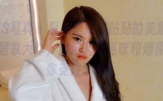 PANS写真 – 厨房里拼拼贴贴的美惠子，精选居家大作，这波儿有猫咪和烟熏妆，你受得了吗？