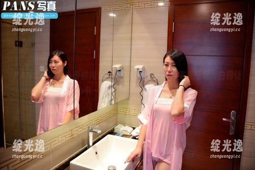 PANS摄影 - 小彤的纯白画面，高清与美图的完美搭配，白得让人心中一紧，不能不说，绝绝子！