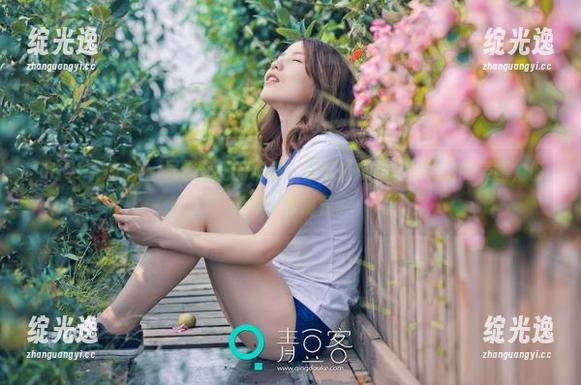 TGOD推女神 - 局促空间的释放：曼苏拉娜办公室私拍的美图，低调却又很耐看。