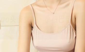 TouTiao头条女神 – 小热巴穿礼服的美图，照片真是让我浮想联翩！