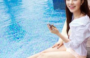 TuiGirl推女郎 – 模特林夕的圣诞写真：扭曲的美好照片，像刚出烤箱的饼干，那种香味我来不了