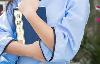 UGirls尤果网 – 颜爱泽你在在线帮女孩们拍照吗？不如让我来试试！