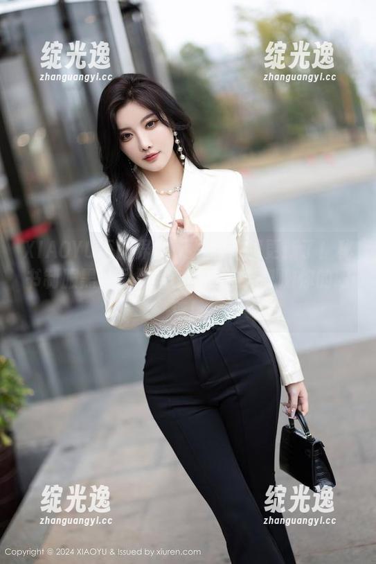 XIAOYU语画界 - 又是月音瞳更新了！秘书制服黑丝吊袜写真集，全新刺激你的眼球！