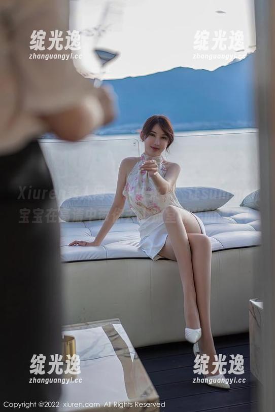Xiuren秀人网 - 学姐来了，让summer宝宝在高清中带你去上那堂神秘的课堂！
