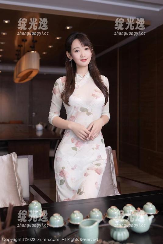 Xiuren秀人网 - 高清不夜城，千夜未来的校园甜蜜分享—这姿势真让人想多看几眼。