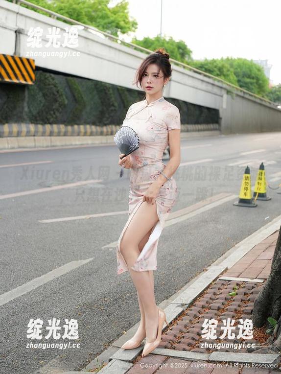 Xiuren秀人网 - 明日花桃桃的裸足资源，只想在沙滩上豪迈一跺！