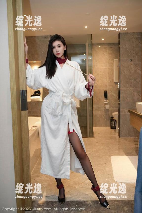 Xiuren秀人网 - 李丽莎在丝袜里的潮流探险，免费写真竟然意外触动了我的灵魂骗局吗？