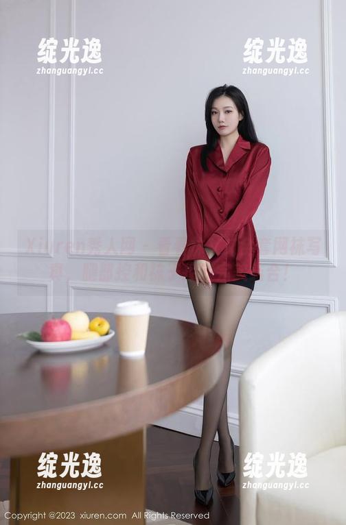 Xiuren秀人网 - 看看林文文全套网袜写真，腿部控和袜子控的完美结合！