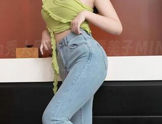 Xiuren秀人网 – 下载糯美子MINIbabe礼服合集，开始一段说不清的优雅旅程