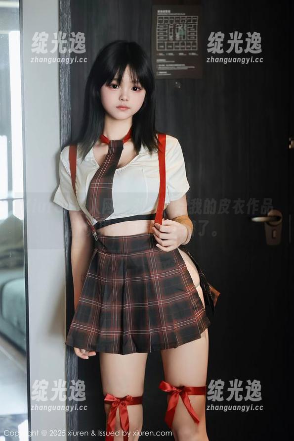 Xiuren秀人网 - 郑颖姗给我的皮衣作品新境界，真是让人懵了。