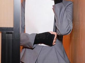 Xiuren秀人网 – 龙雪儿的美腿写真：难道腿也会发光吗？原图来啦！