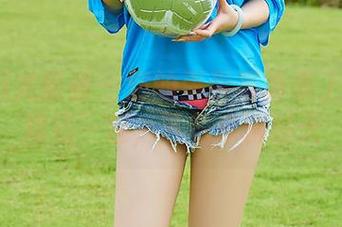 YouMi尤蜜荟 – 您的蛋蛋写真集上线：与姐姐一起，下载来聊聊天