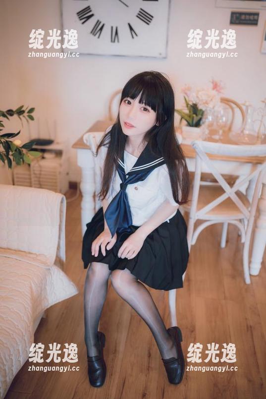 usejan蓝蓝美图大抢先！旗袍搭得简直要人命，谁能抗拒？