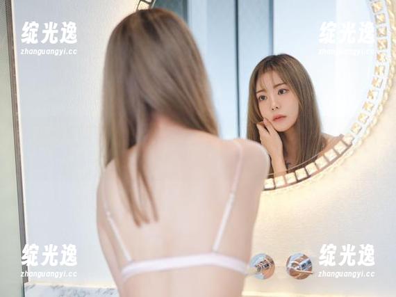 看画廊里的“wuyo(우요)妹妹”，好像免费获取了美图秘籍一样！