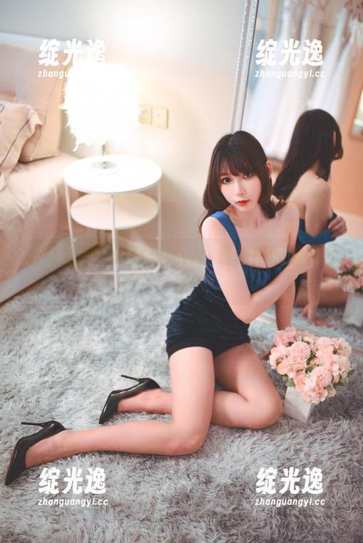白衬衫下的w黑米粥w：最新搭配趣事分享