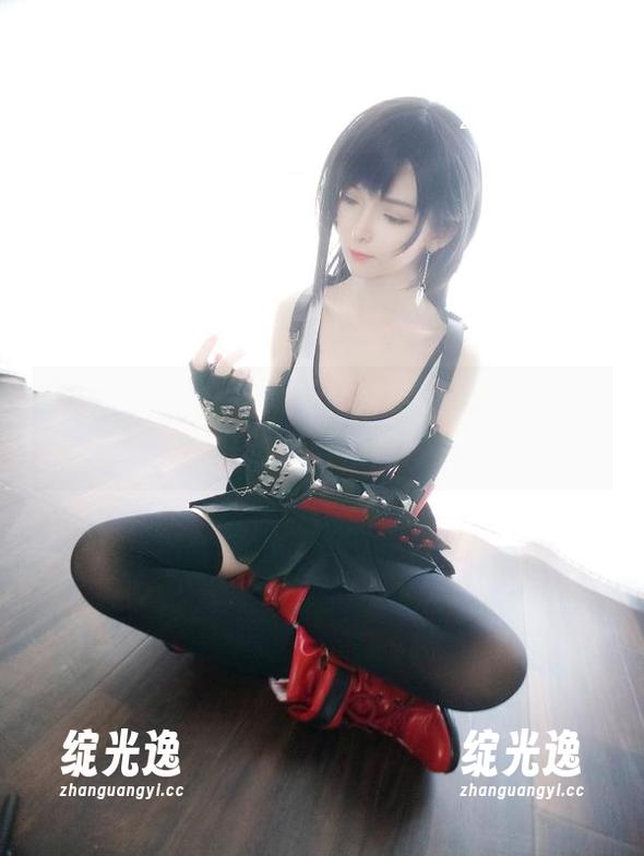 一小央泽的女仆新装，完全无圣光——让狂热代替崇拜！