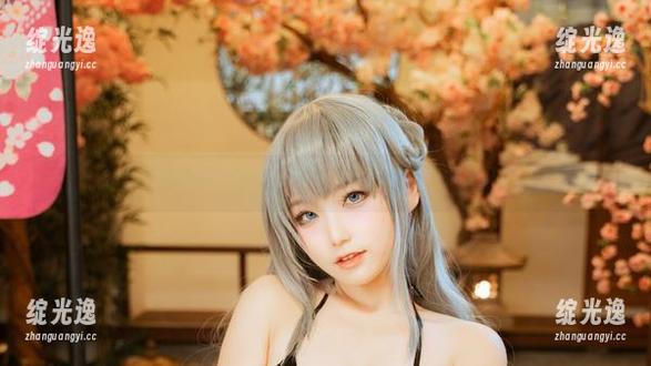 七七娜娜子的这组图片，女神形象果然要让人多看几眼啊。