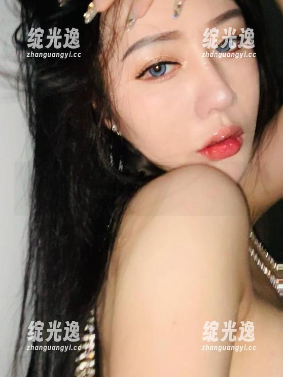微密圈 - 屌丝逆袭！不爱笑的赛琳和她的渔网带钻连体袜，绝了绝了，谁能想到