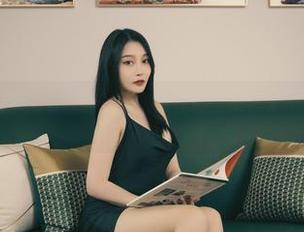 丽柜 – 是时候来翻看然然的比基尼作品全集，了不起的自我挑战。