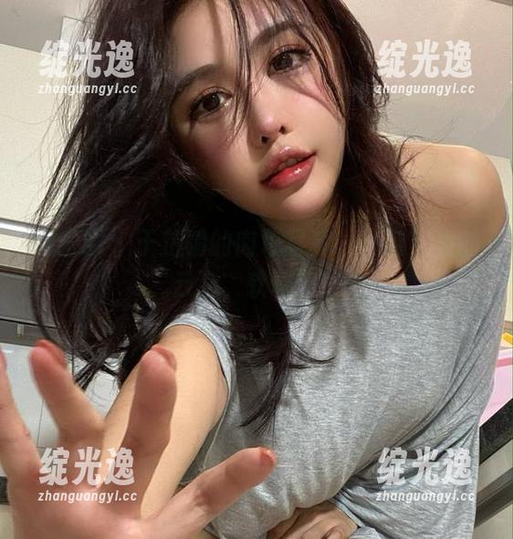 微密圈 - 于芷晴的肉色写真，恍若天边的云朵，软软的。