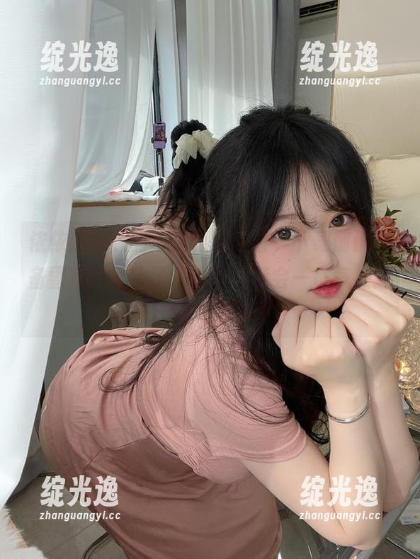 依依超级懒的“夏日”照片，下载前请自备雪糕，太热了不然你可能会一口气被这夏日的味道捆住！