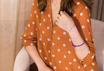 克拉女神 – 网袜之下，嘉萌的图库是不是藏了点小情愫？