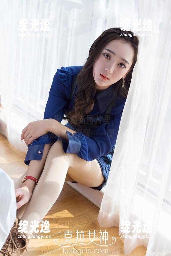 克拉女神 - 妮子最新图片里，这秘书打扮居然让我想到……呃……