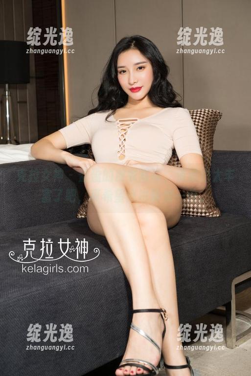 克拉女神 - 盈盈的皮衣写真，资源也太丰富了吧，真希望我也能借一件。