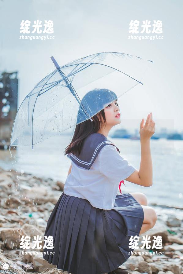 疯狂对袜子的爱，兔玩映画私拍图集让人看了心动（哈哈）。
