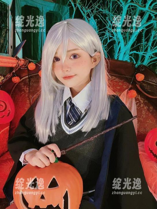 六二二同学w的福利写真，方舟圣女都想抢这风头！