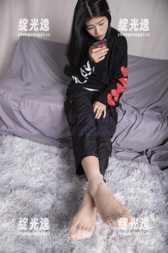 南国足艺 - 垃圾时间的福利：小韵办公室肉丝美脚原图，精选让你渴望多看一眼！