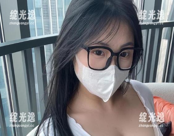 微密圈 - 可爱的肉巴最新写真：浴缸会不会吞人？不如先来一张……