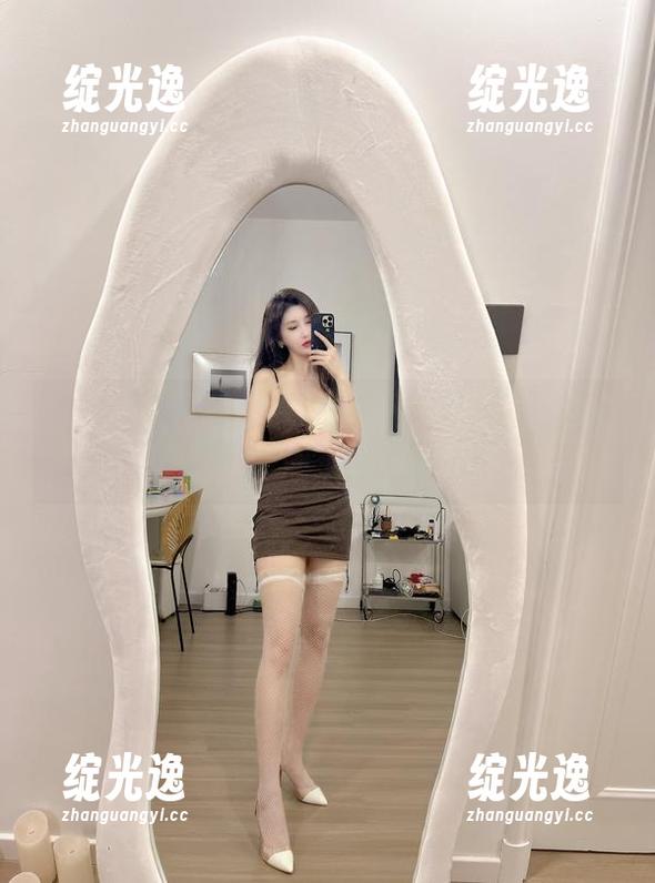 微密圈 - 周妍希大腿合集：别看脸，腿才是硬道理！