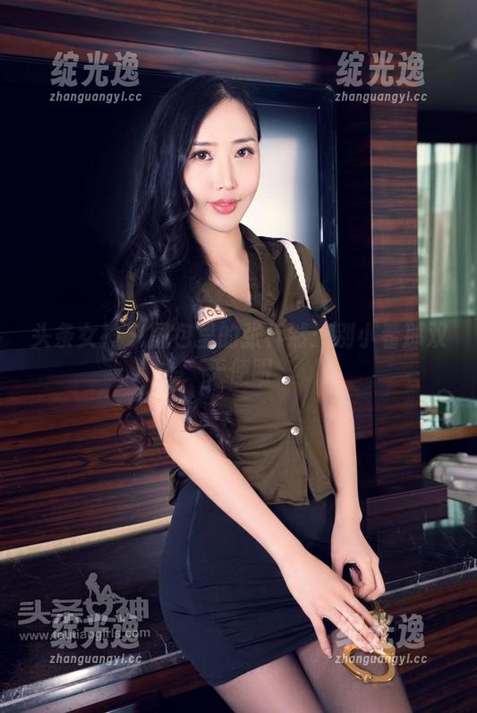 头条女神-张梓然 头条女神 - 图包里的张梓然:别小看那双天使眼
