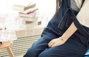 头条女神 – 作品来了！易阳的小仙女，用神奇的眼神和姿态重塑现实。