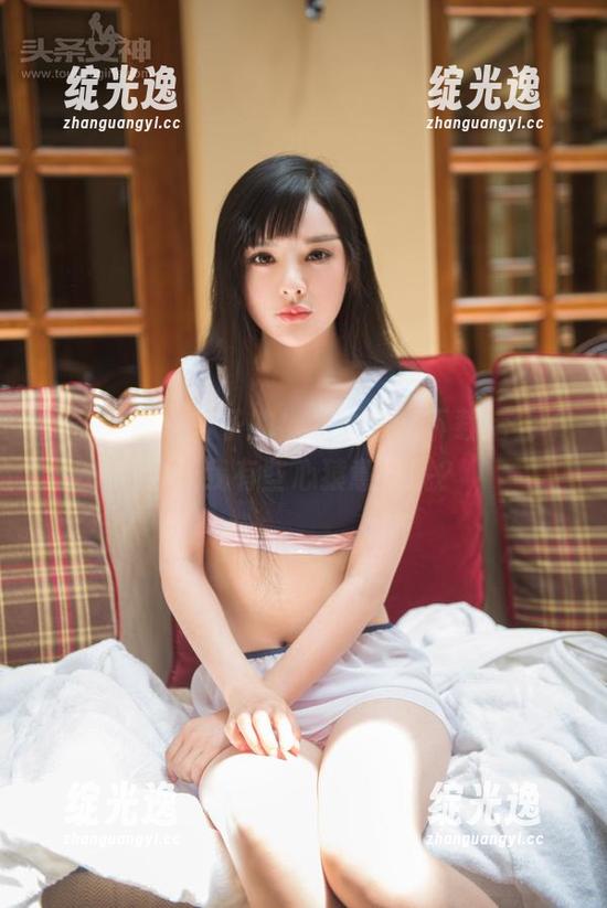 头条女神 - 玄子的裸足全集，下载后会不会让我有些心猿意马呢？