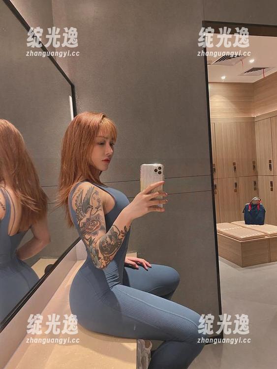 宋昱欣 微密圈 - 原图出炉!宋昱欣的吊带,快拿起小本本记笔记——这真是穿搭素材库!
