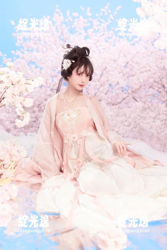 福利来啦，谁能抵御小鹿鹿shika和大明富贵花的诱惑？