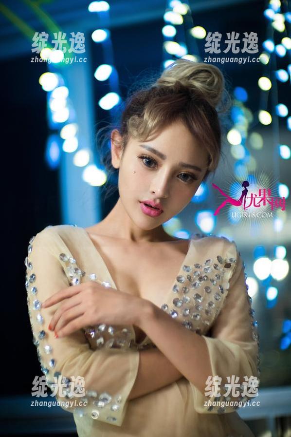 尤果网 - 宅在这个芳香四溢的空间里，心儿的私房居家摄影合集来啦！
