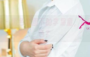 尤果网 – 黑色套图下的李易童，谁需要彩色？