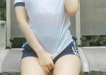 你要的双人校服图集在这里，幼水铃衣去下载吧，不会后悔的……