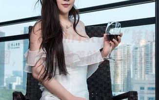 推女神 – 看黄可christine“妹妹”的原图，细节里藏着的都是什么？
