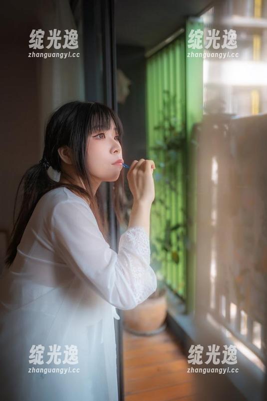 无颜小天使wy的全套“眼镜”图集：一波眼镜特色请慢用。